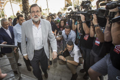 Rajoy a su llegada al congreso del PP en Valencia.-MIGUEL LORENZO