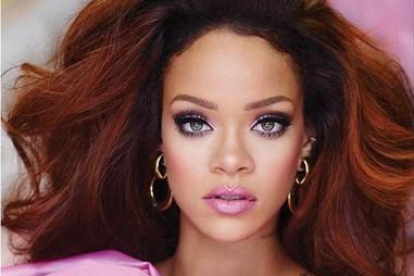 Rihanna posa para RiRi, su octava fragancia.-Foto: INSTAGRAM
