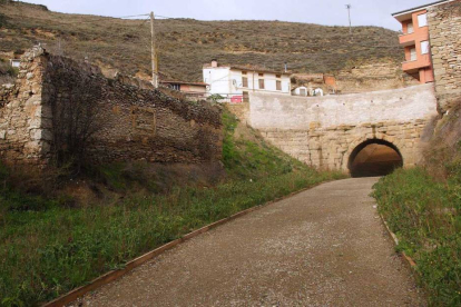 La recuperación del puente romano de Cerezo de Río Tirón ha dotado a la villa de un gran reclamo turístico-G. G.