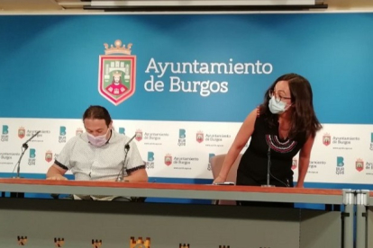 Laura Domínguez e Israel Hernando, durante la comparecencia. ECB