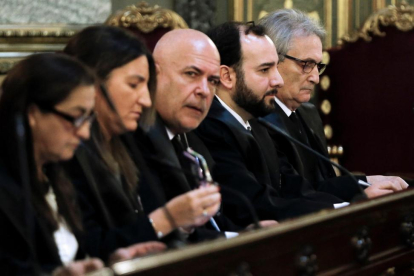 El abogado de Miguel Ángel Flores,  José Luis Cortes en el Tribunal Supremo que revisa la sentencia sobre el caso Madrid Arena.-/ MARISCAL (EFE)