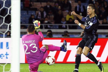 Ronaldo marca el segundo gol en la semifinal contra el América.-EFE / YUYA SHINO
