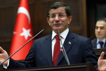 AFP / ADEM ALTAN  Davutoglu habla ante el Parlamento turco, en Ankara, el día 13.-Foto: AFP / ADEM ALTAN
