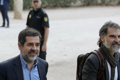 Jordi Sánchez y Jordi Cuixart llegan a la Audiencia Nacional el pasado 16 de octubre.-JOSÉ LUIS ROCA