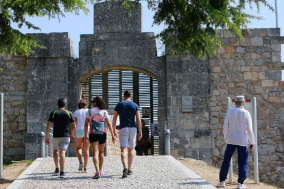 El IMC tardó 1.000 días en pagar la vigilancia del Castillo durante agosto de 2018. RAÚL G. OCHOA
