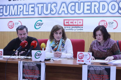 Jesús Moradillo (CCOO), Juana Arnedo (CSIF) y María Soledad Sanjuán (UGT) expusieron ayer su postura.-RAÚL G. OCHOA