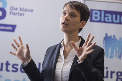 Frauke Petry, en la presentación de su nuevo partido.-AP / FRANK RUMPENHORST