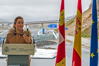Transportes esperó diez días a que la ministra Raquel Sánchez inaugurase la A-73. TOMÁS ALONSO