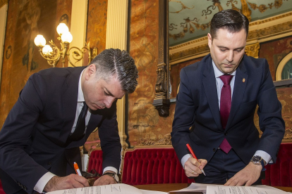 El alcalde de Burgos y el portavoz de Ciudadanos ya firmaron solemnemente un acuerdo para sacar adelante los presupuestos municipales. ICAL