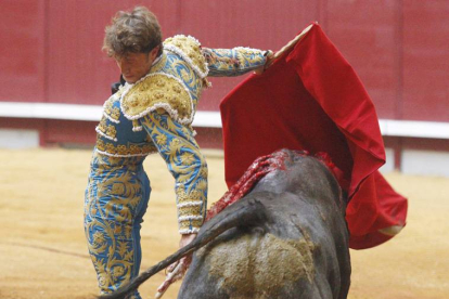 Manuel Escribano cortó un trofeo del segundo toro de la corrida (Corrida 28 junio)