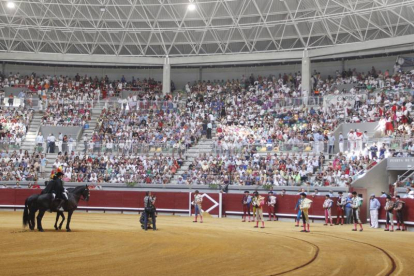 Primer paseíllo del remodelado Coliseum Burgos (Corrida 27 junio)