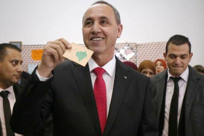 El candidato a presidente de Argelia, Azzedine Mihoubi.-EFE