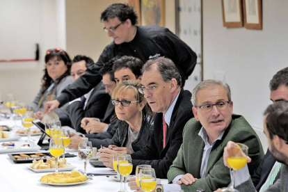 Miguel Ángel Benavente durante su intervención ayer en el desayuno de trabajo realizado ante los medios en la Casa del Empresario.-ISRAEL L. MURILLO
