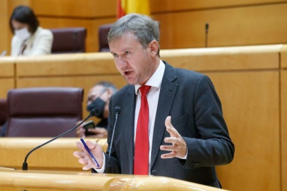 El portavoz de Industria del Grupo Parlamentario Popular y senador por Burgos, Javier Lacalle, en el pleno del Senado. ECB
