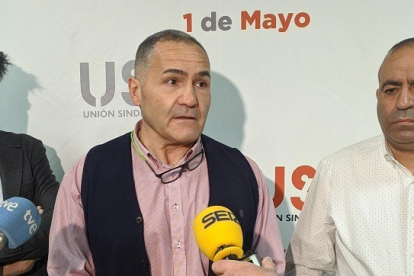 Joaquín Pérez, Marco Antonio Martínez y Roberto Alonso presentan el acto del sindicato USO el 1 de Mayo en Burgos. SANTI OTERO
