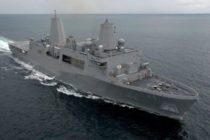 El USS Arlington como los misiles fueron solicitados por las tropas desplegadas en Oriente Medio.-