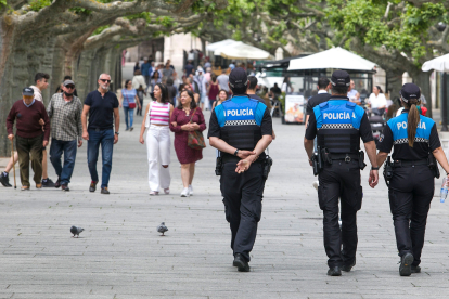 La Policía Local de Burgos detiene a un hombre que se negó a identificarse tras hallarse semiinconsciente. ECB