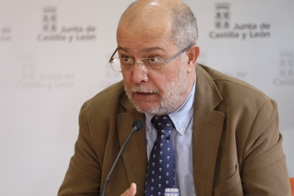 Villarig insta a Igea a retractarse en público y pagar 60.000 euros por injurias