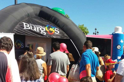 Burgos Alimenta está presente en las salidas y llegadas del rondo ciclista.-ECB