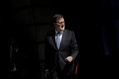Mariano Rajoy, presidente del Gobierno, sale del Congreso de los Diputados, el pasado 15 de marzo.-JOSÉ LUIS ROCA
