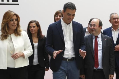Susana Díaz, Pedro Sánchez y Miquel Iceta, en septiembre del 2015.-DAVID CASTRO