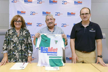 Consuelo Fontecha, Enrique Francés y Raúl Zamora en el acto de ayer-Raúl G. Ochoa