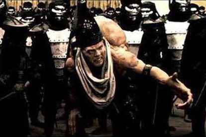 El traidor Efialtes, según la versión cinematográfica inspirada en la mirada de Frank Miller.-EL PERIÓDICO