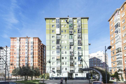 Las viviendas de las Barriada Juan XXIII han registrado aumentos de precio que rondan el 17%, aunque el valor del metro cuadrado está lejos de las zonas más caras de Burgos.-ISRAEL L. MURILLO