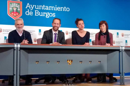 Marco Antonio Manjón, Javier Gil, Blanca Guinea y Eva de Ara, ayer, en la despedida.-ECB