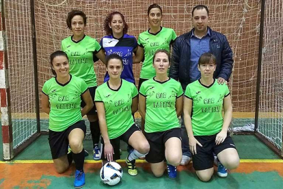 Plantilla del equipo Bar La Peña, que se acaba de proclamar campeón del torneo de Liga femenino-ECB
