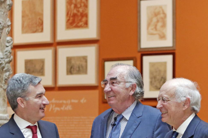 Amado Franco Lahoz (centro) junto con José Luis Aguirre Loaso (dcha) y Víctor Iglesias Ruiz (izda).-ECB