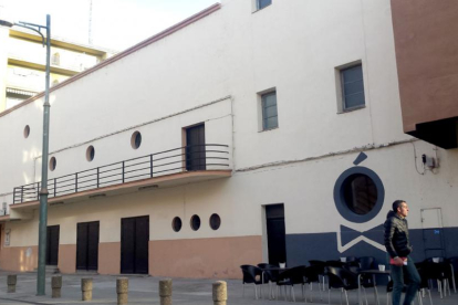 Fachada del cine arandino.-L. V.
