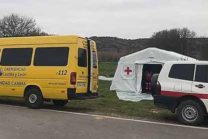 El GREM y Cruz Roja participaron ayer activamente en el dispositivo de búsqueda.-ECB
