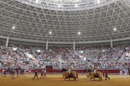 Imagen de un festejo taurino celebrado en el Coliseum en la pasada feria de San Pedro y San Pablo.-Israel L. Murillo