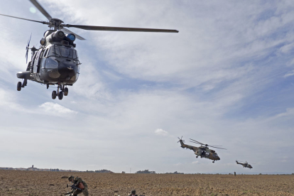 Helicópteros y efectivos del Ejército en el ejercicio INTECAP. Fotos: cabo Miguel Alonso