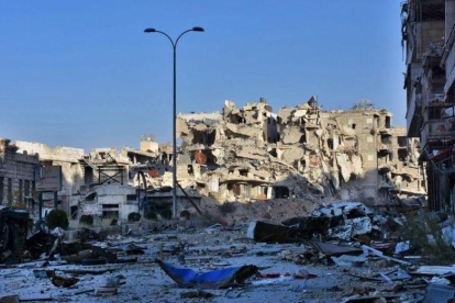 Edificios destruidos por los bombardeos en el barrio de Bustan al-Basha de Alepo, Síria.-AFP / GEORGE OURFALIAN
