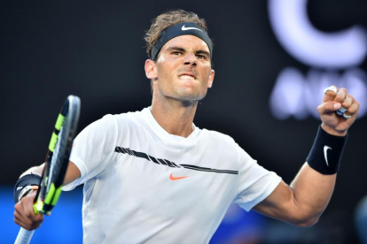 Nadal celebra un punto ganado ante Zverev.-PETER PARKS / AFP