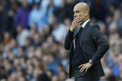 Según Valentí Guardiola, Pep no volverá al banquillo del Barça-REUTERS / PHIL NOBLE