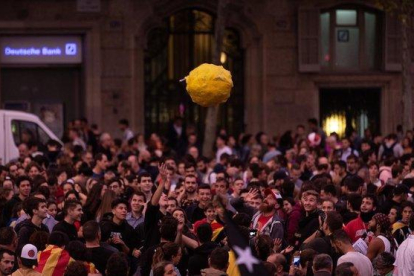 Manifestación contra la sentencia en los Jardines de Gràcia de Barcelona, este jueves.-EUROPA PRESS / DAVID ZORRAKINO