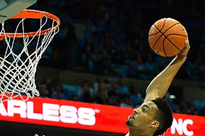 Tokoto prepara su especialidad, el mate.-NBA.COM