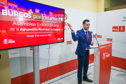 Daniel de la Rosa repetirá como secretario general de la Agrupación Municipal del PSOE. TOMÁS ALONSO