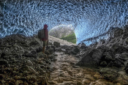 Fotografía ‘Cueva de Hielo’, de José Castrillo Gómez, ganadorda del primer premio. JOSÉ CASTRILLO GÓMEZ