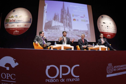 Un momento de la presentación de Burgos, ayer, en Cartagena.-ECB