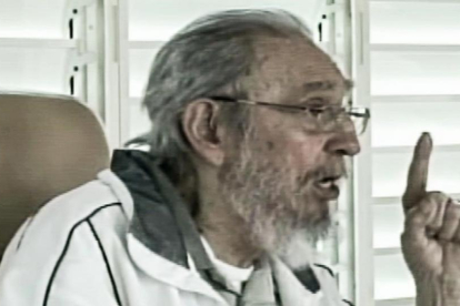 Fidel Castro habla ante los estudiantes en su encuentro en La Habana, el 7 de abril.-AFP / CUBA TV