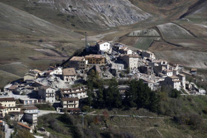 Imagen del municipio de Castelluccio, donde son evidentes los daños del terremoto del 30 de octubre.-AFP / FILIPPO MONTEFORTE