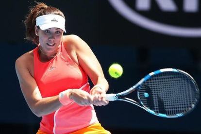 Garbiñe Muguruza, durante el partido contra Kontaveit, en la primera ronda del Abierto de Australia, este martes en Melbourne.-EFE / DAVID CROSLING