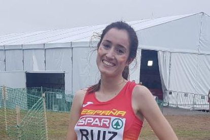 Cristina Ruiz sonríe una vez concluida la prueba en tierras lusas.-@ATLETISMORFEA
