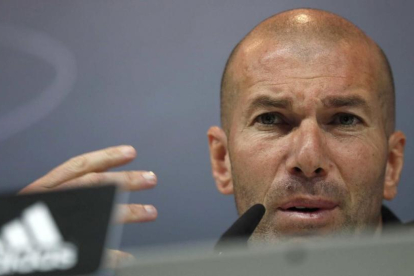 Zinedine Zidane, durante una rueda de prensa.-FERNANDO ALVARADO (EFE)
