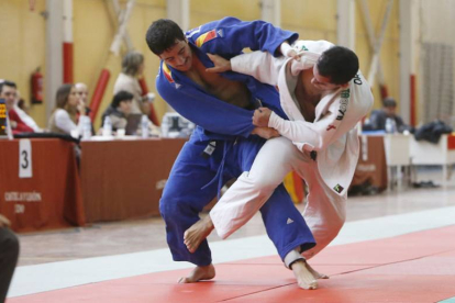 Detalle de uno de los combates celebrados ayer en el Talamillo.-RAÚL OCHOA