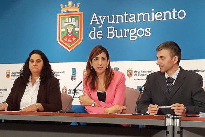 La vicealcaldesa, Nuria Barrio, compareció con Rojo y Gonzalo.-ECB